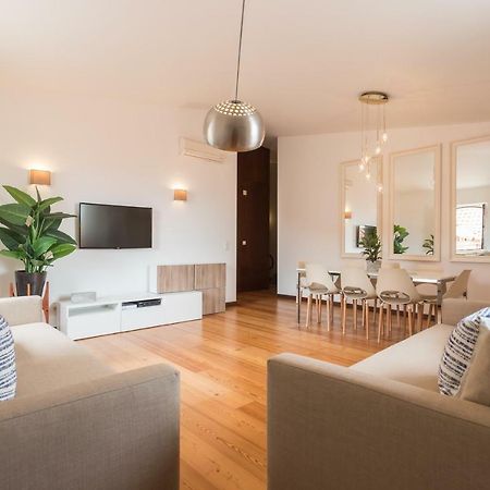 Alfama Modern Two-Bedroom Apartment W/ River View And Parking - By Lu Holidays Lisboa Eksteriør billede
