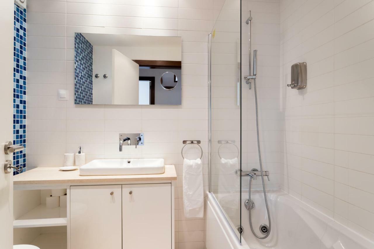 Alfama Modern Two-Bedroom Apartment W/ River View And Parking - By Lu Holidays Lisboa Eksteriør billede